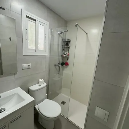 Beach, Pedregalejo Apt.4/6 2 Hab. Apartment