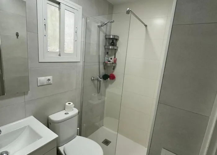 Beach, Pedregalejo Apt.4/6 2 Hab. Appartement